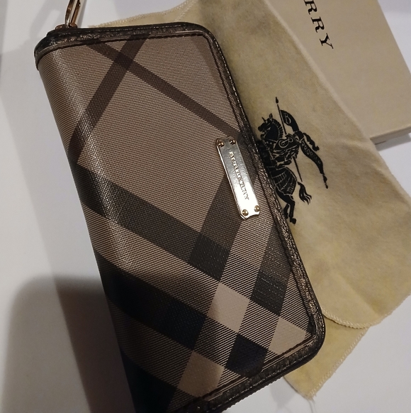 Burberry Authentic Shimmer Buckle Tote Bag & Wallet Excellent Condition - Picture 8 of 12